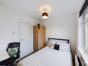 bed 2 - click for photo gallery